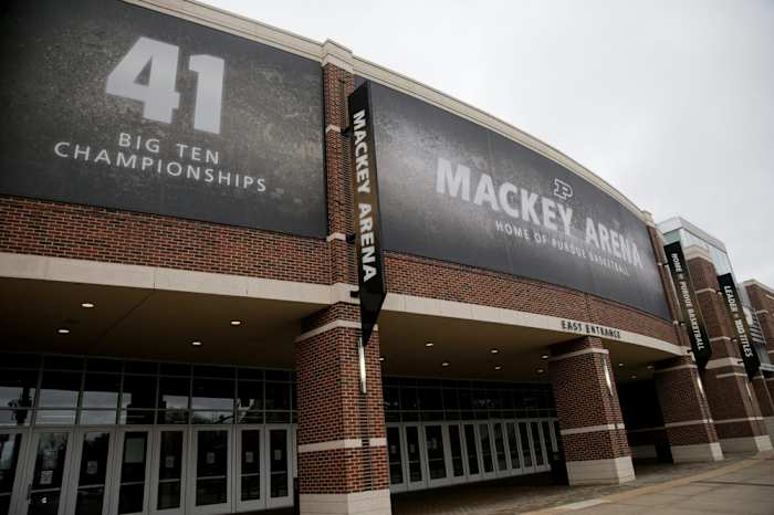 Outside Macket Arena